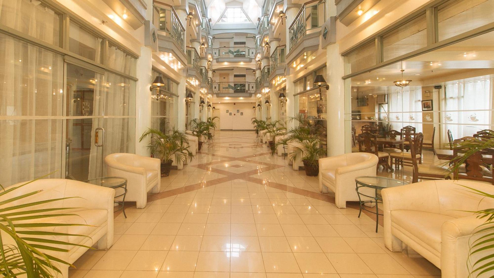 Royal Am Rei Hotel Bacolod Exterior foto
