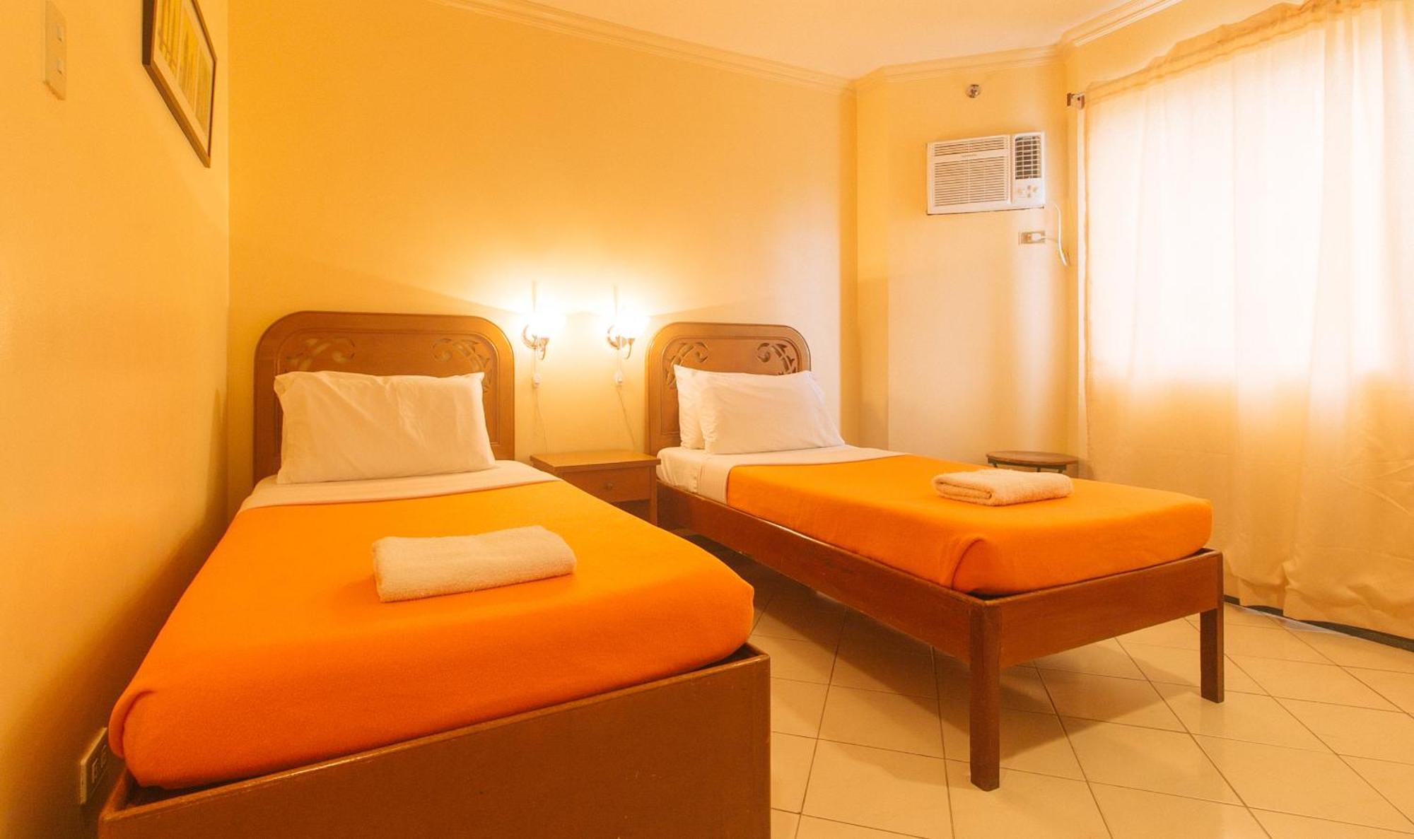 Royal Am Rei Hotel Bacolod Exterior foto