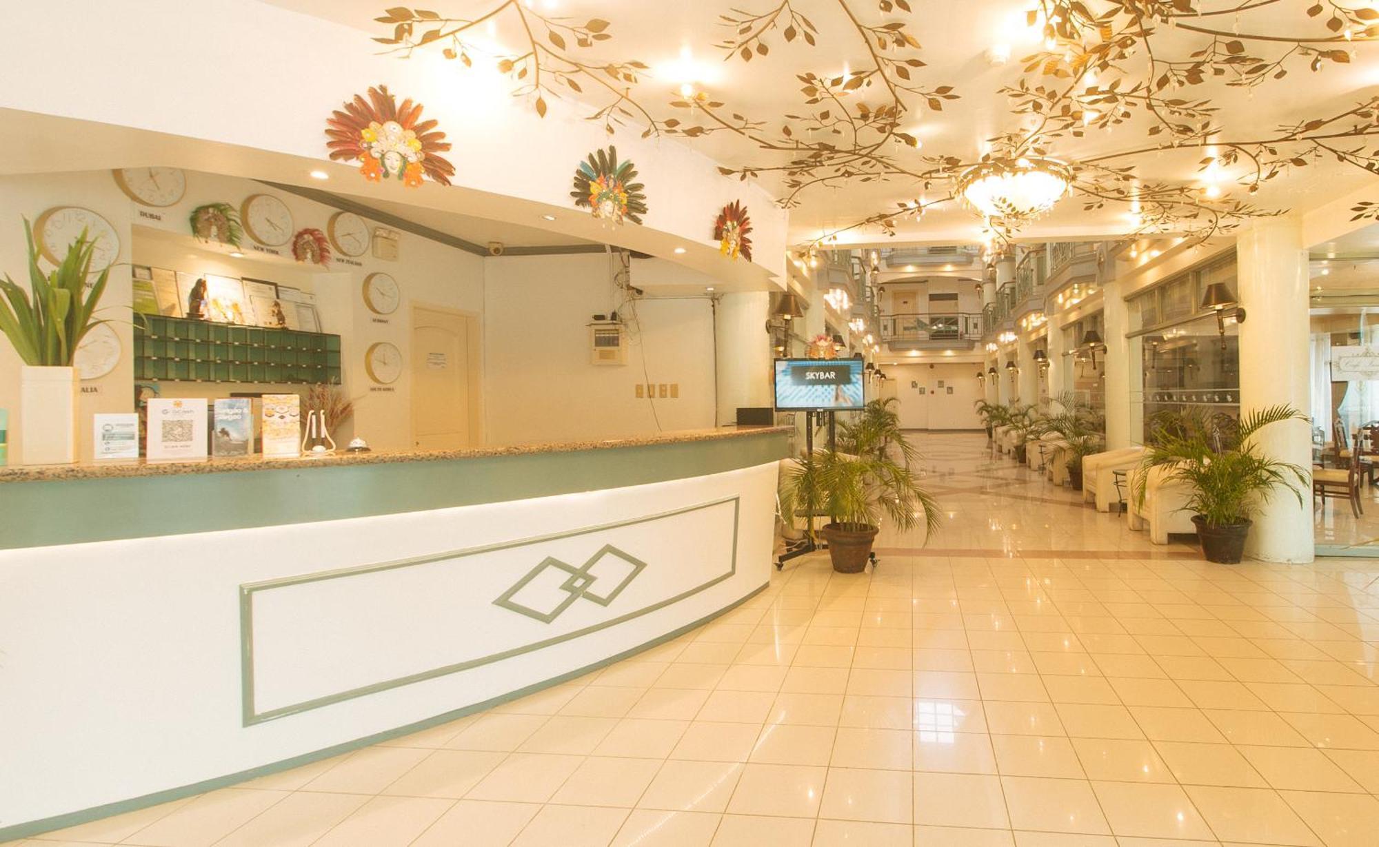 Royal Am Rei Hotel Bacolod Exterior foto