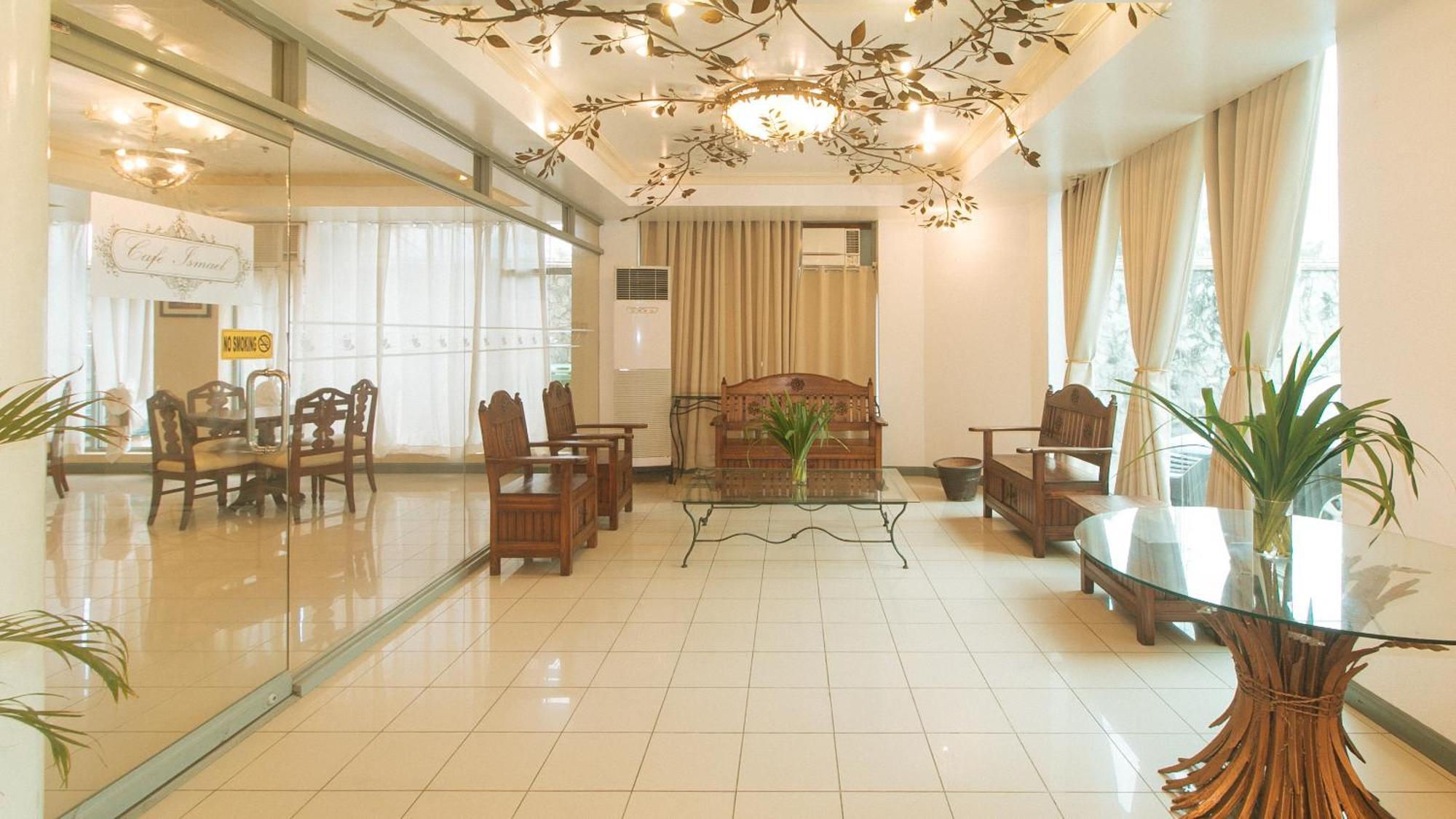 Royal Am Rei Hotel Bacolod Exterior foto