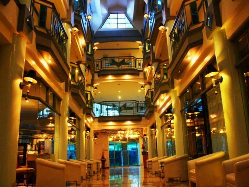 Royal Am Rei Hotel Bacolod Exterior foto